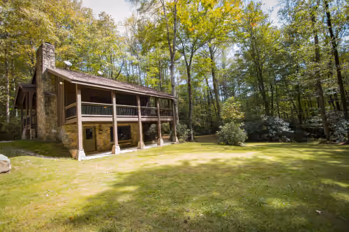 Private Waterfront Estate, 7 Cabins, Nestled on 500+ acres w/ waterfalls, trails