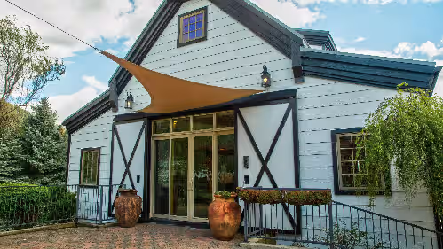 THE TURTLE HOUSE-WEDDING VENUE/REUNION LODGE