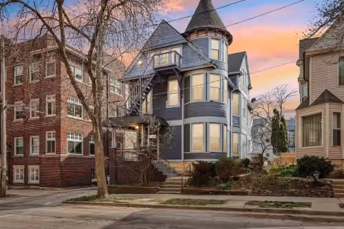 Lakefront Manor MKE - Spacious for groups and steps from beach and downtown