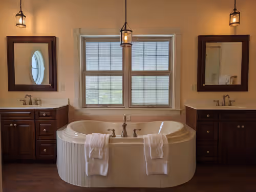 Bathroom at Perfect View: Plenty of room for everyone to stay and play