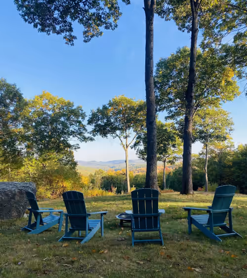 SPACIOUS Custom 5 Bed Home Minutes to Mt.Sunapee! Garage, Hot Tub, Game Room!