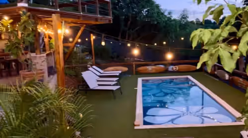 Vibeinn: 9 Bedroom House w pool-patios (6 King and 3 Queen), Funky Fun 9 Bedroom Rental, photo 3