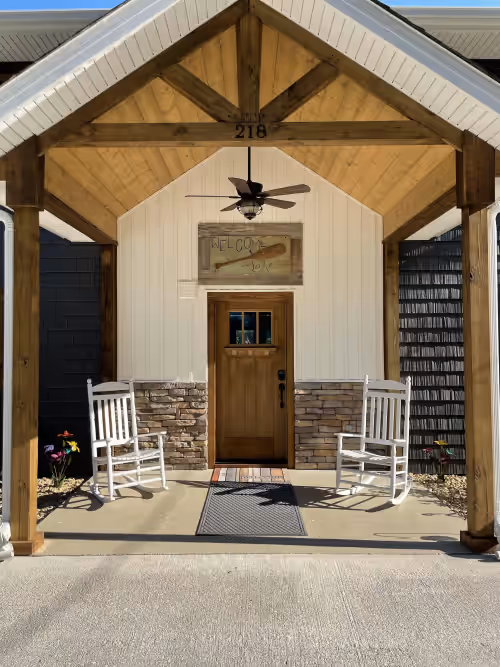 'Whatta View' & No Steps, 2 Slip Covered Dock, Hot Tub, Ping Pong, Pool Table, photo 4