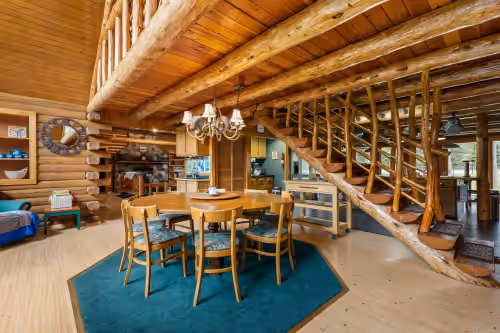 Dining at MUST SEE! 4.5 acre, 5 cabins, sleeps up to 20