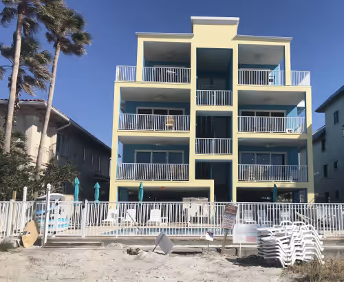 TOMMY'S ON THE BEACH - NEW BEACHFRONT BOUTIQUE BLDG. 6 Units Heat Pool Sleeps 36 INDIAN ROCKS BEACH