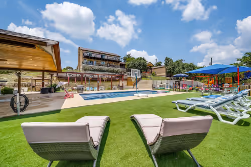 Heated Pool, Game-room Clubhouse, Hot tub, Playground, Views, Additional Cottage