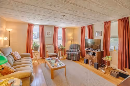 Cute 6-Bedroom Getaway in the heart of Littleton, photo 4