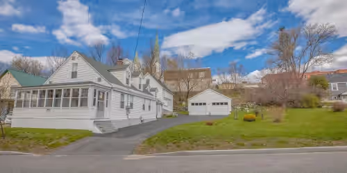Cute 6-Bedroom Getaway in the heart of Littleton, photo 3