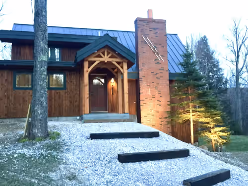 2 miles to ski lifts, 6 BR, 3BA hot tub,yard, AC, grill, lux bedding. CEDARWALK, photo 3