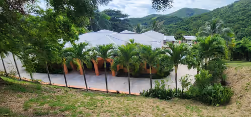 Beautiful Tropical Island Villa for big families and groups
