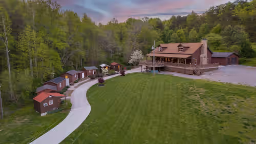 Weaverville Cabin + Mini Cabins w/ HOT TUB + Fire on 50 Acres!