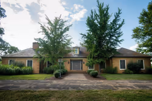 Stunning House with Private Pool and Hot Tub on Rural Estate, photo 2