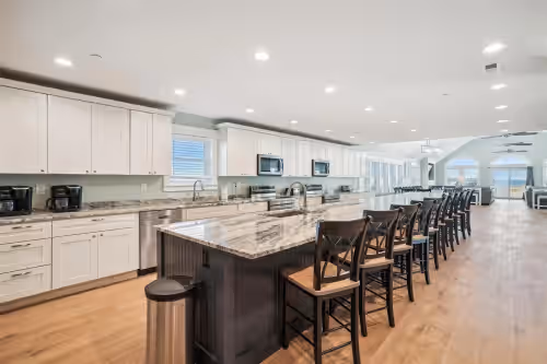 Private kitchen at 5373