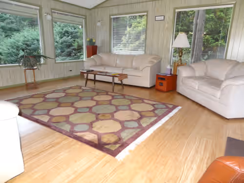 The sun room at Rustic, Secluded Retreat Center near Copalis Beach