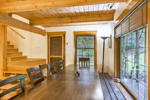 4,000 sq ft Mt. Baker Ski Lodge, sleeps 21, walk to town, brand new hot tub, photo 4
