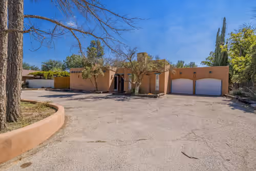 Right At Home-Midland Adobe Compound with Pool and Fire Pits and Billiards, photo 4