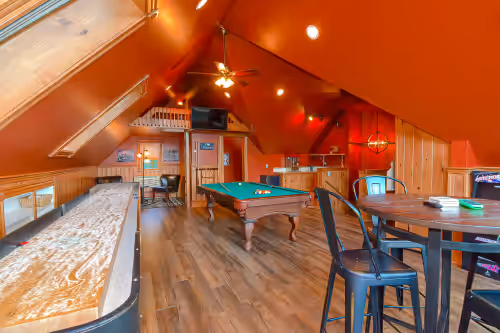 9 Bedroom Estate, Sleeps 24, Pool, Hot Tub, Movie Theater, Game Room, photo 2