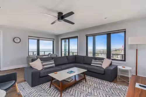 Sleeps 15 Oceanfront 5BR, expansive glass with huge views, modern, duplex Unit B, photo 2