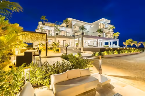 Villa PM TCI, a 30,000sq/ft Mansion, Fully Staffed, includes Chef, Sleeps 18+ppl, photo 4