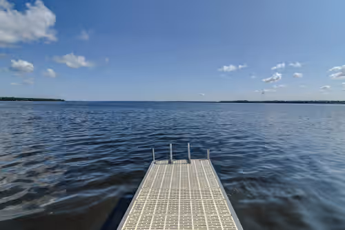 Experience luxurious lakeside living in our 5-bed, 5-bath retreat, photo 2