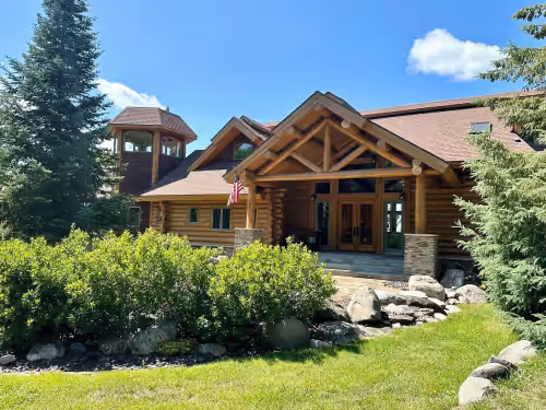 Private, Exclusive Lodge on Woman Lake with Beautiful Views, photo 2