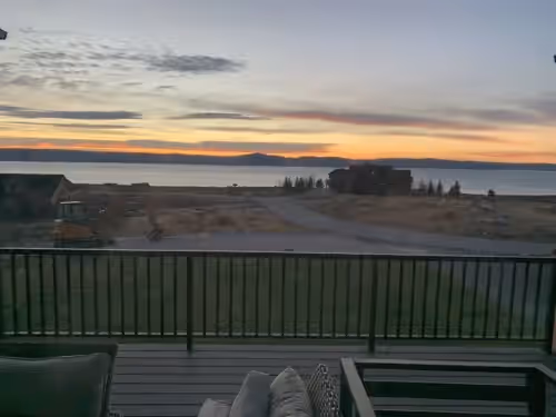 Property grounds at Amazing Bear Lake Cabin