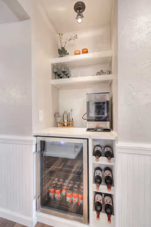 Bar setup - complete with nugget ice maker at 6 BR w/ Steam Shower & space for everyone, located in the heart of the valley