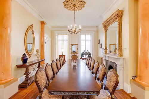 Stunning Victorian Mansion, Baltimore near Inner Harbor with 10 BR and 4 carpark