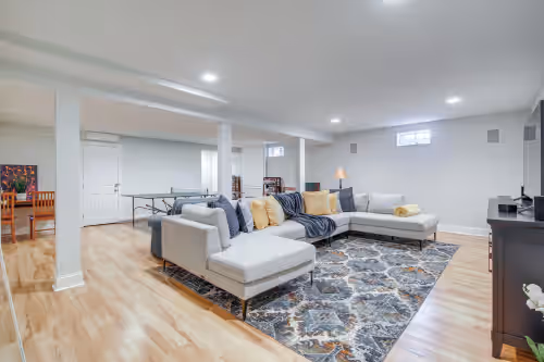 Spacious home for entertaining, centrally located to beach, ferry, and airport, photo 3