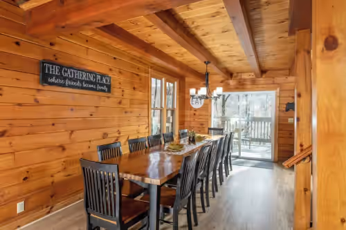 Grand Log Home Billiard Table 5000 sq feet Hot Tub FirePit Oversized Deck w/ VIEWS Pet Friendly, photo 3