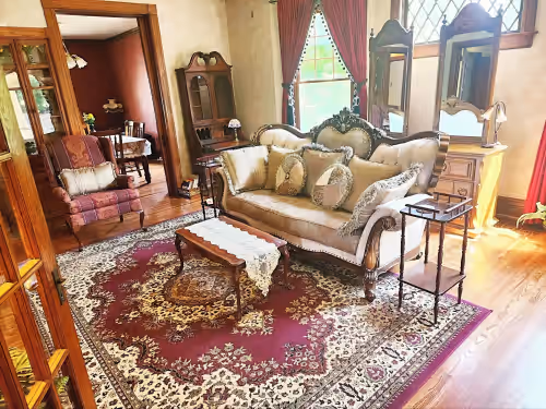 Gorgeous Historic Victorian Home, photo 3
