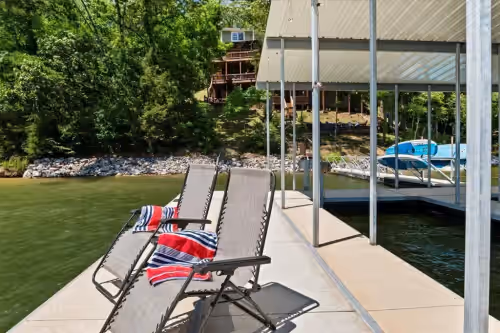 Gorgeous views with plenty of space & privacy for large groups. Pet Friendly, photo 4