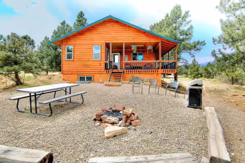 W-W: Guest Ranch Group Lodging up to 70, photo 2