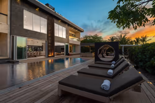Stunning Beach Front Villa with Full Staff, photo 4