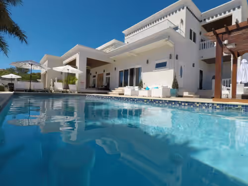 The White House TCI and Kenard Cruises Luxury Yacht charter vacation Package