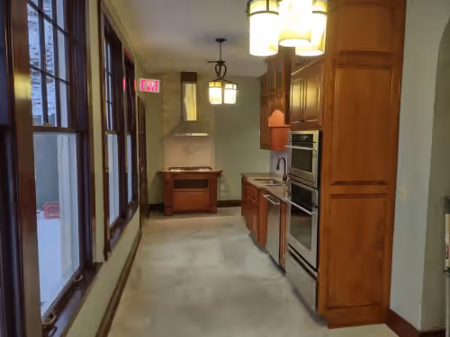 Entire Restored 10 bedroom Hotel! Located on 62 acre resort, photo 2