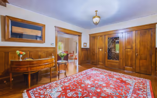 Luxurious & Historic 9-Bedroom Mansion, photo 3