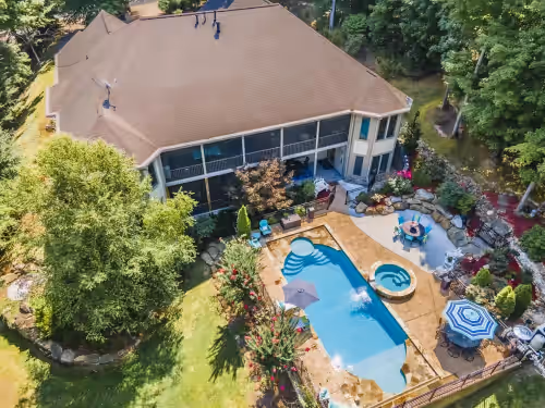 Voted Best Family Stay in the Smokys 2023 and 2024 private pool, 55” tvs