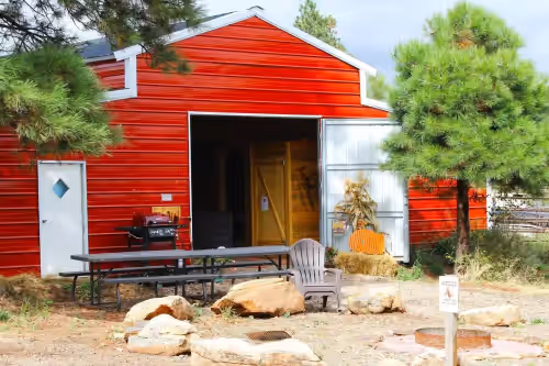 W-W: Guest Ranch Group Lodging up to 70, photo 4