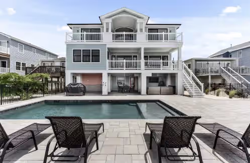 Expansive Bayfront Home w/ Heated Saltwater Pool & Dock, photo 3