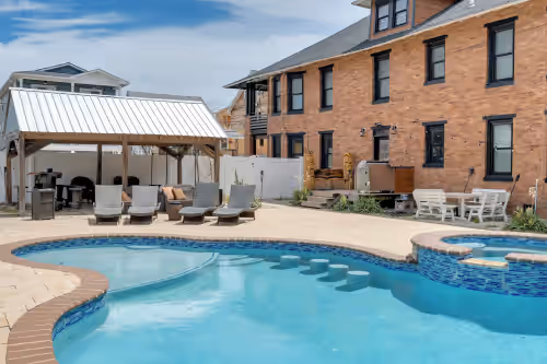 The Bikini Bottom Shore House, Spacious 8 Bedrooms, 7 Baths, Sleeps up to 25, photo 2