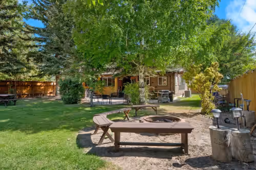 MAMA BEAR CABIN -RUSTIC LOG Cabin Retreat, photo 2