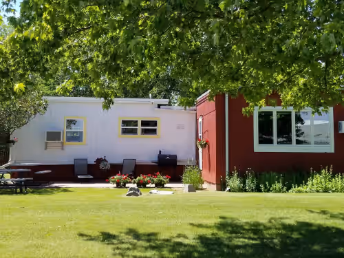 Garden Lodging In A Peaceful Country Farm Setting ~ "Longspur" House, photo 3