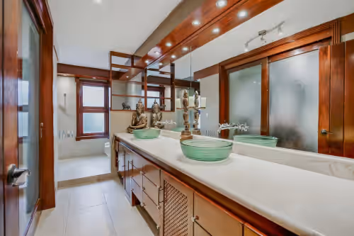 Upper King Bath #1 at Casa De Campo, Exquisite Moroccan Villa, Golf Front, Steps to Water