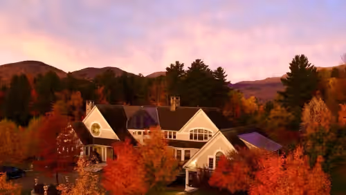 “Eden” 8BR Luxury Retreat with Pool, Spa, Concierge near Ski and Trails, photo 3