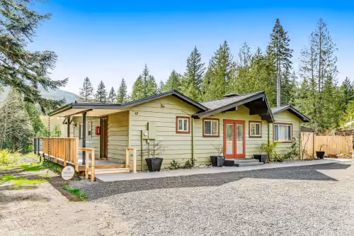 Complete multi-room inn for large group destination near Olympic National Park, photo 4
