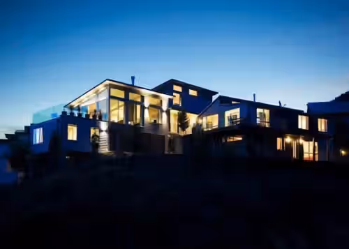 7Manata - Amazing 270deg views! Golf & Ski 10bedrm/8bathrm + 4x seven-seat 4WD's