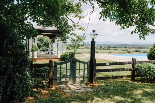 Spacious Home, Private Pool, Tennis Court, Lake, Minutes From Town and Shopping, photo 3