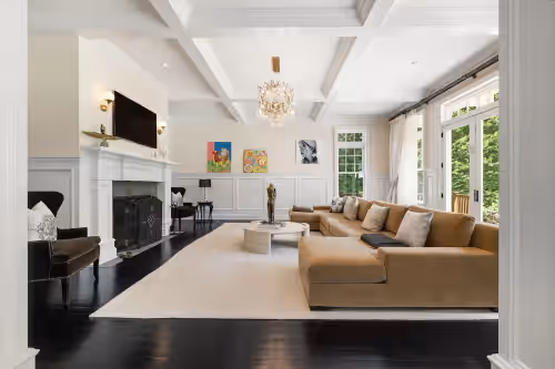 Tranquil retreat in the heart of Sag Harbor, 6 bedroom
11,000 sq ft home