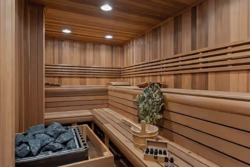 Sauna sanctuary ๐ชตโจ Unwind in this cozy cedar sauna โ the perfect spot to relax after a day of adventures. at Pinnacle
